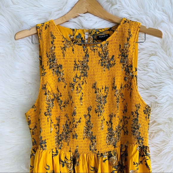 🌼 torrid Yellow Floral Smocked Challis Dress - Picture 4 of 8